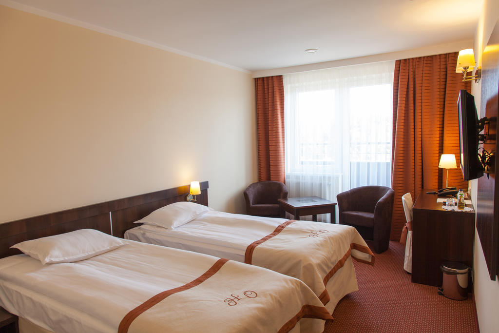Hotel Ostrawa Wodzisław Śląski Екстериор снимка