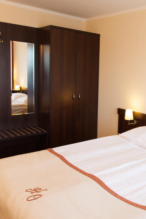 Hotel Ostrawa Wodzisław Śląski Екстериор снимка